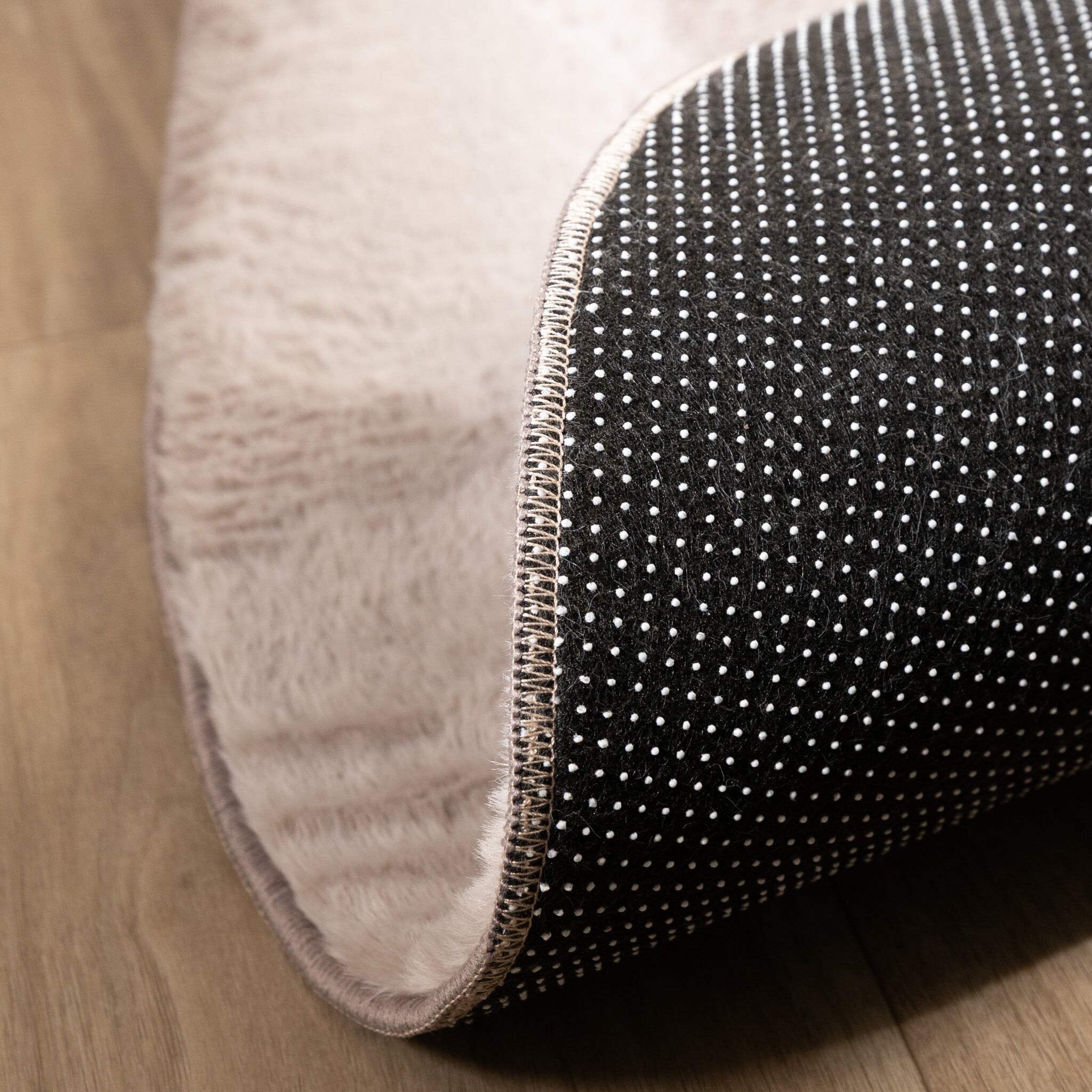 Soft Low-Pile Rug – Cozy Pebble Taupe