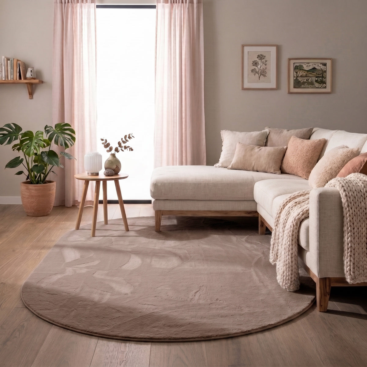 Ovalformad matta | Cozy taupe hos Volero